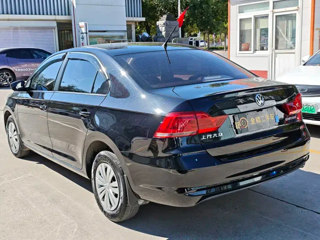 Volkswagen Santana — Фото автомобиля 16