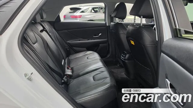 Hyundai Avante CN7 — Фото автомобиля 12