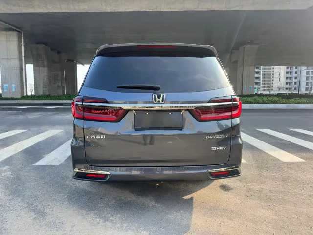 Honda Odyssey — Фото автомобиля 6