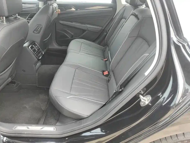 Volkswagen Passat — Фото автомобиля 16