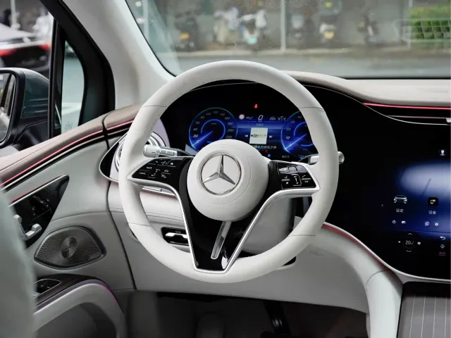 Mercedes-Benz EQS SUV — Фото автомобиля 16
