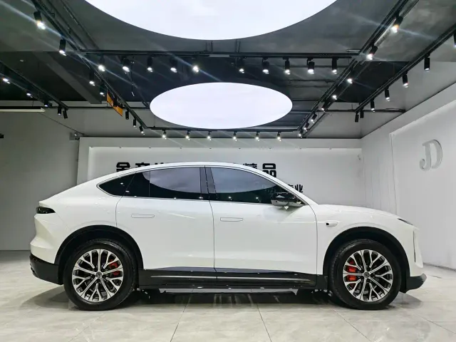 Nio EC6 — Фото автомобиля 14