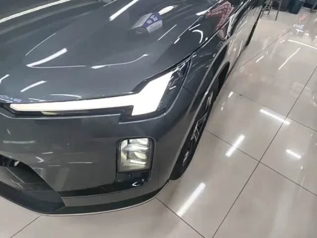 Volvo Volvo XC70 Plug-in Hybrid 2025 Standard — Фото автомобиля 23