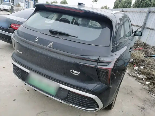 Hongqi HS3 PHEV — Фото автомобиля 6