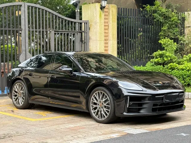 Porsche Panamera — Фото автомобиля 3
