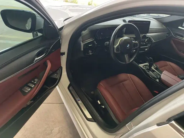 BMW 5 Series — Фото автомобиля 15