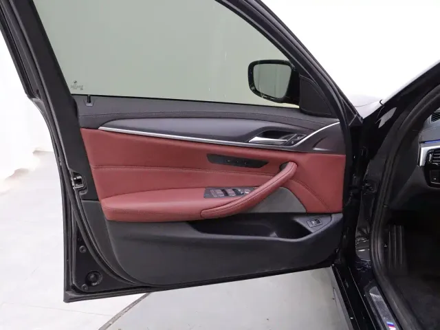 BMW 5 Series — Фото автомобиля 17