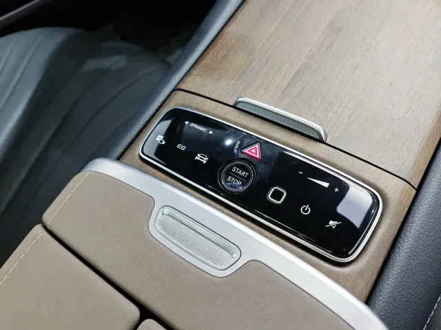 Mercedes-Benz EQS — Фото автомобиля 15
