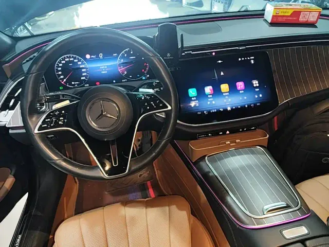 Mercedes-Benz E-Class — Фото автомобиля 9