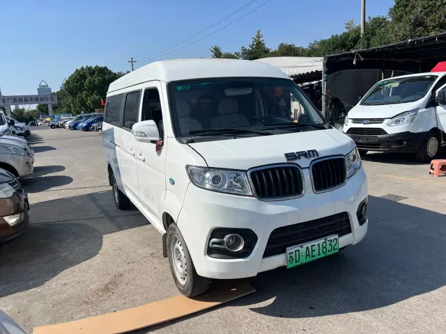 Shineray SRM Xinyuan New Energy Hiace EV — Фото автомобиля 7