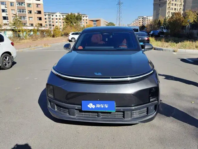 Li Auto L8 — Фото автомобиля 2