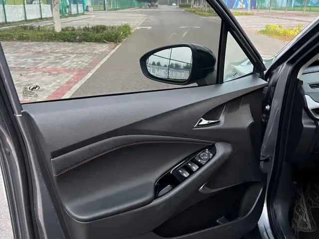 Chevrolet Orlando — Фото автомобиля 15