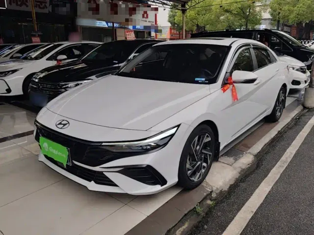 Фотография автомобиля — Hyundai Elantra