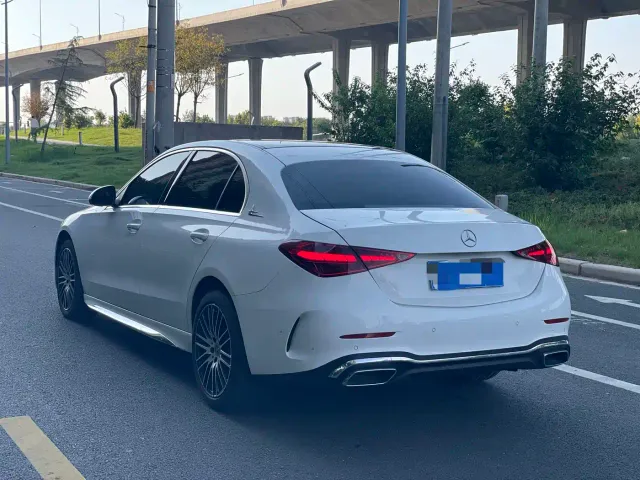 Mercedes-Benz C-Class — Фото автомобиля 4