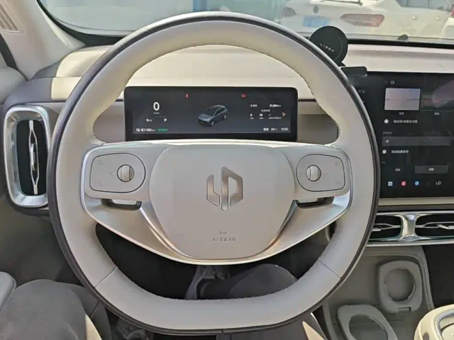 Leapmotor B10 — Фото автомобиля 10