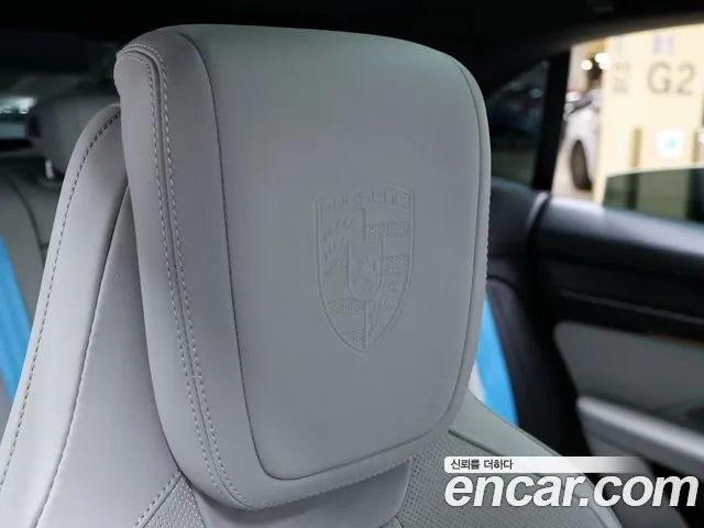 Porsche Macan Electric — Фото автомобиля 12