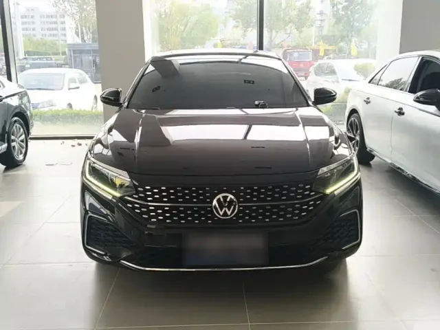 Volkswagen Passat — Фото автомобиля 2