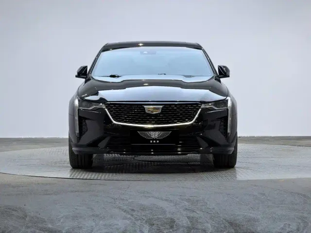 Cadillac CT4 — Фото автомобиля 2
