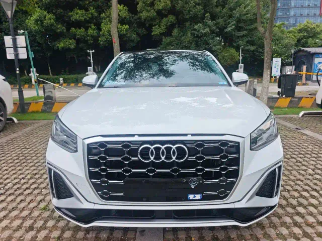 Audi Q2L — Фото автомобиля 3