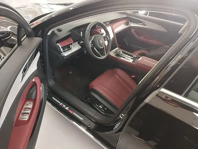 Hongqi H5 — Фото автомобиля 15
