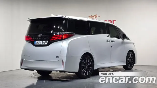 Toyota Alphard — Фото автомобиля 2