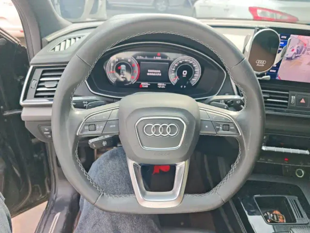 Audi Q5L — Фото автомобиля 2