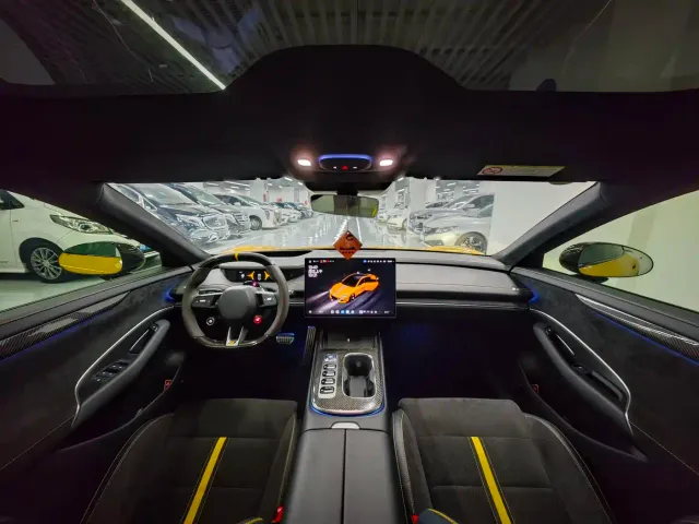 Xiaomi SU7 Ultra — Фото автомобиля 7