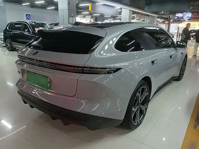 Nio ET5 Touring — Фото автомобиля 6