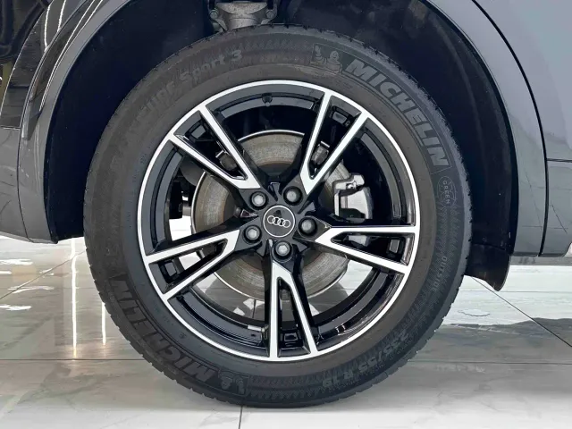Audi Q5L — Фото автомобиля 14