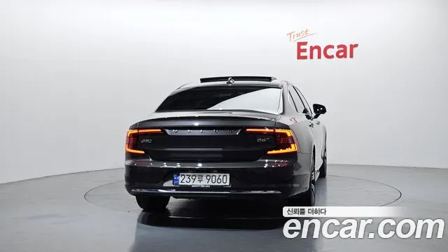 Вольво S90 — Фото автомобиля 4