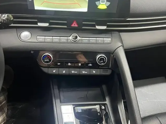 Hyundai Elantra 2023 Model 1.5L CVT LUX Premium Edition — Фото автомобиля 12