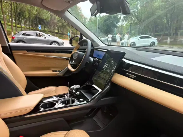 Geely Boyue L — Фото автомобиля 11
