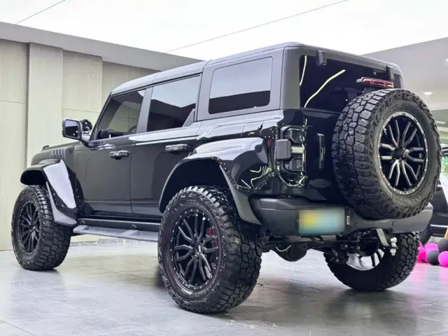 Ford Bronco — Фото автомобиля 6
