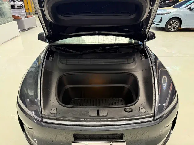 Tesla Model Y — Фото автомобиля 15