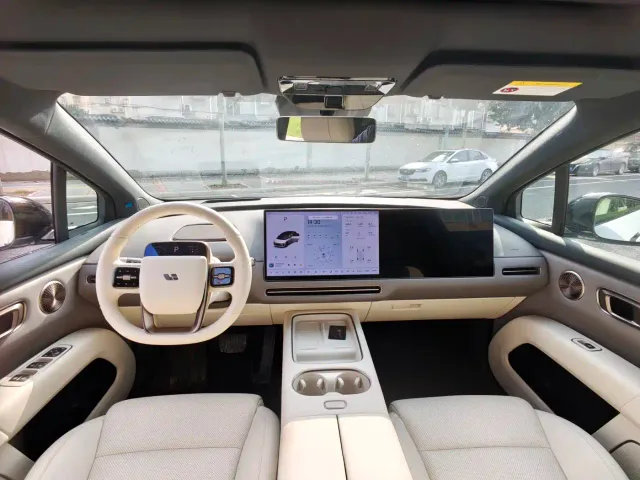 Li Auto i6 — Фото автомобиля 4