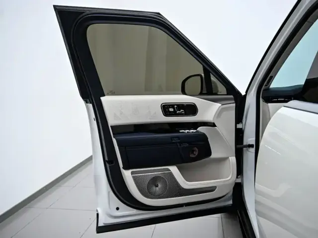 ZEEKR Zeekr 9X 2025 model Ultra Edition 70kWh — Фото автомобиля 21