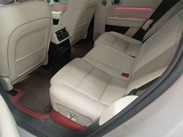 Li Auto L6 — Фото автомобиля 16