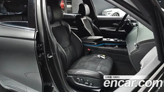 Genesis GV70 — Фото автомобиля 16