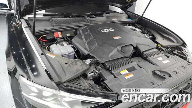 Audi Q8 55 TFSI quattro Premium — Фото автомобиля 6