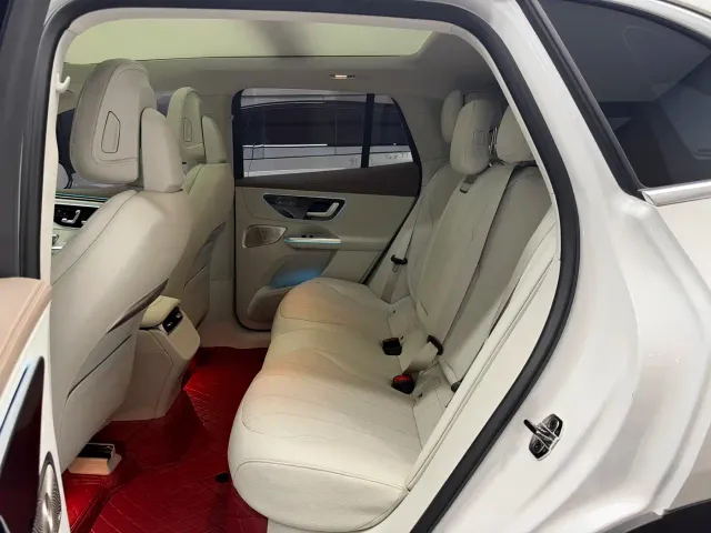 Mercedes-Benz EQE SUV — Фото автомобиля 6
