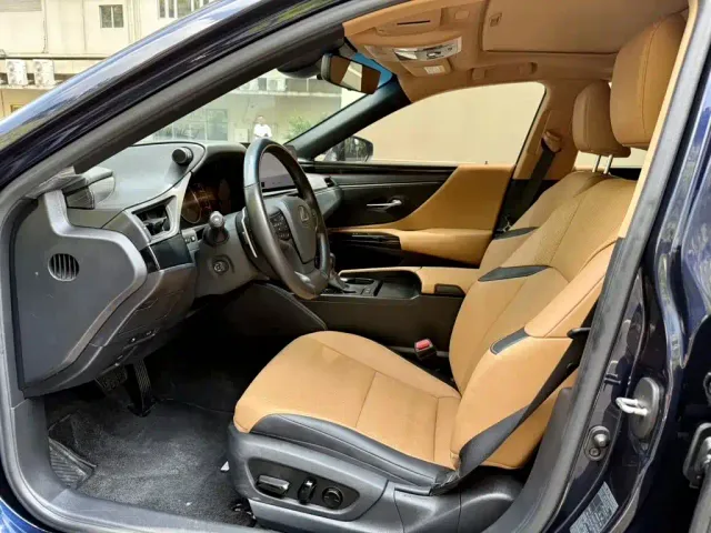 Lexus ES — Фото автомобиля 4