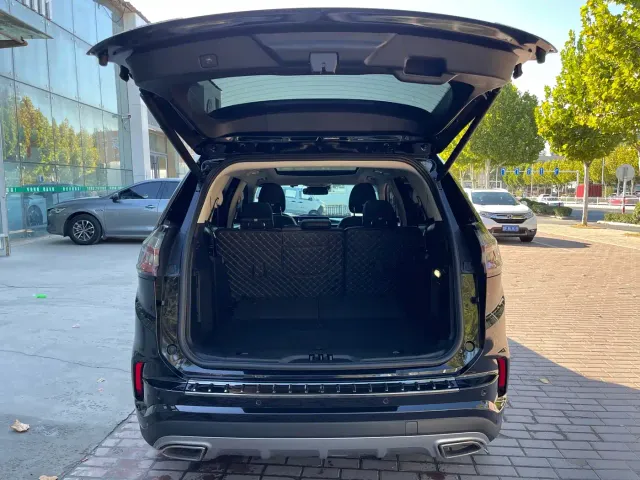 Ford Edge — Фото автомобиля 15