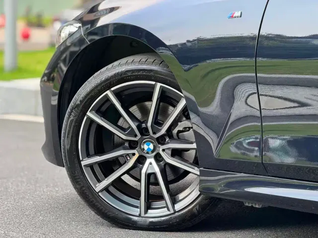 BMW 3 Series — Фото автомобиля 5