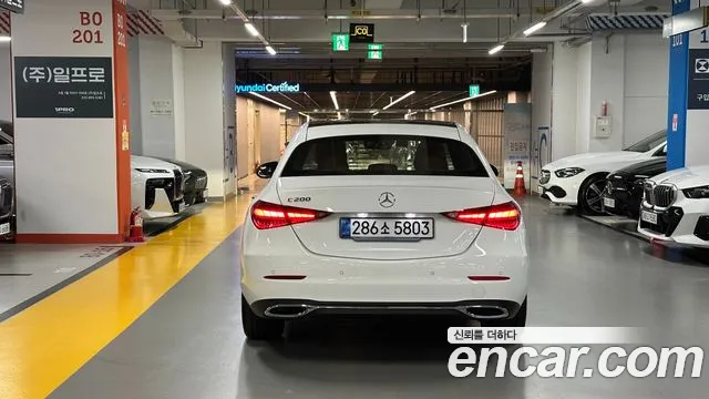 Mercedes-Benz C-Class — Фото автомобиля 3