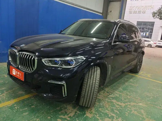 Фотография автомобиля — BMW X5