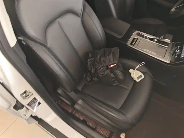 Roewe RX5 — Фото автомобиля 24