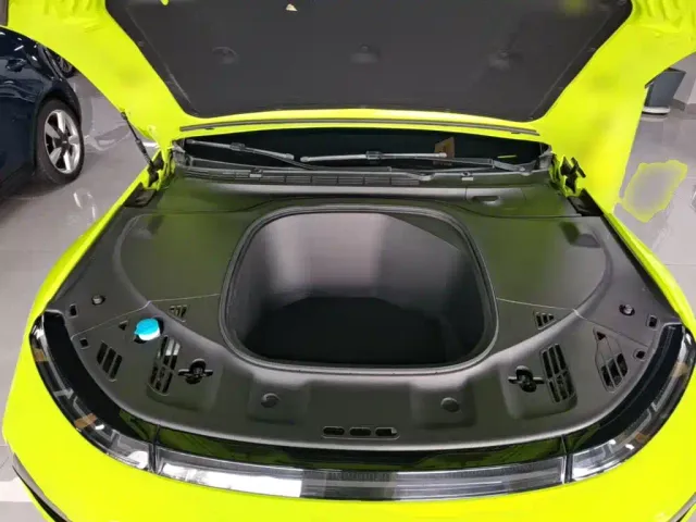 Xpeng P7 — Фото автомобиля 19