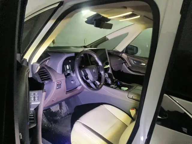 Toyota Vellfire — Фото автомобиля 3