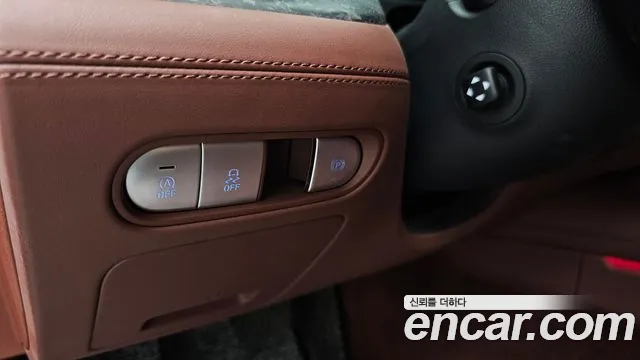 Genesis G90 Бензин 3.5 турбо AWD — Фото автомобиля 25