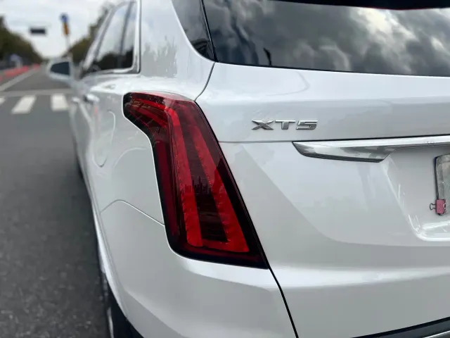 Cadillac XT5 — Фото автомобиля 7
